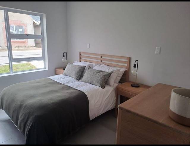 2 BEDROOM TOWNHOUSE FOR SALE IN GEORGE CENTRAL